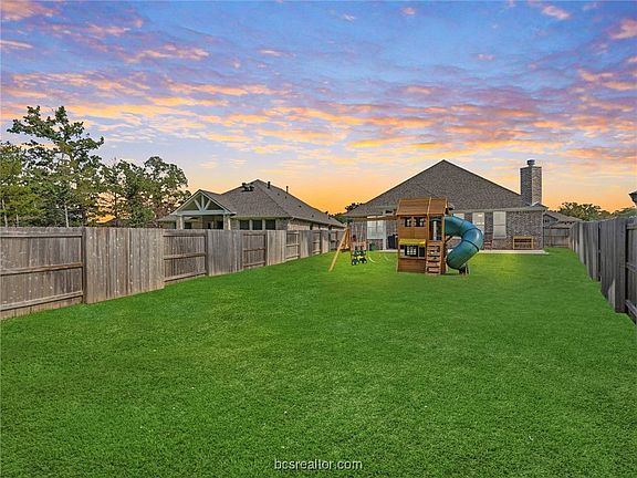 2nd image of 1651 Briscoe Manor Ct