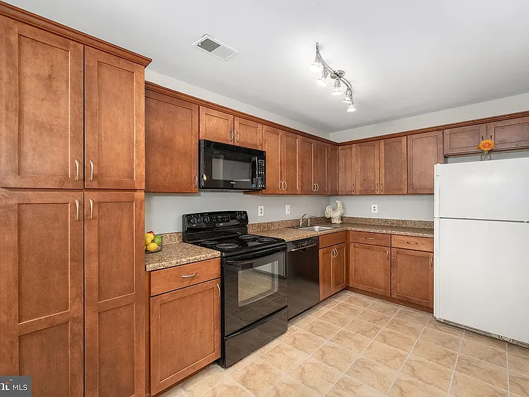 10673 Spring Oak Ct — Photo 8