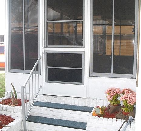 2nd image of 2821 Breezewood Dr