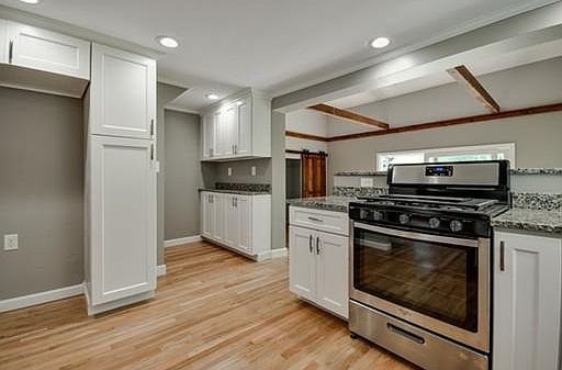 5th image of 37 Bowen St