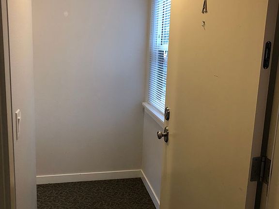 4th image of 2635 Franklin Ave E APT A