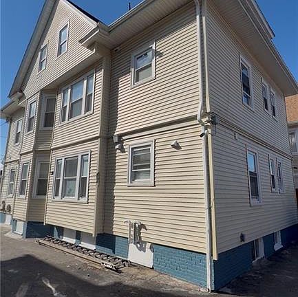 2nd image of 75 Sumter St