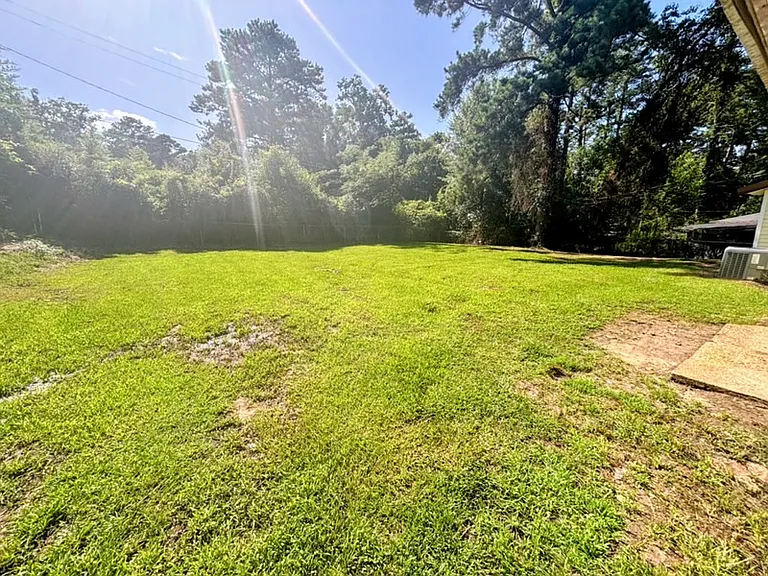 1102 Anderson Dr — Photo 5