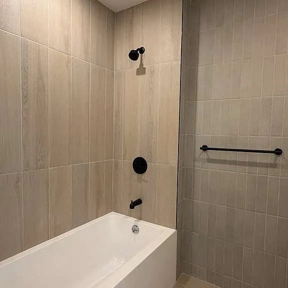 638 Magenta St #2E — Photo 5
