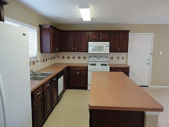5th image of 2059 Pecan Creek Dr