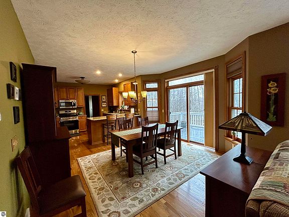 4th image of 1785 W Burnley Ln