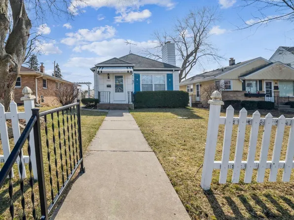 10611 West Manor Park DRIVE, West Allis, WI 53227