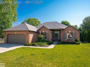 49494 Helmsley Dr, Macomb, MI 48044