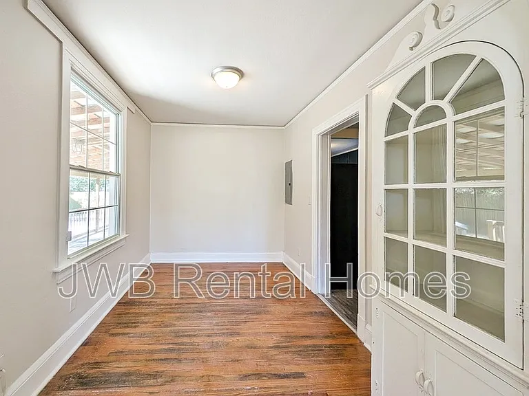 8918 1st Ave — Photo 4