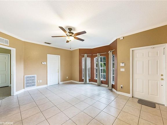 2nd image of 2530 Everglades Blvd N