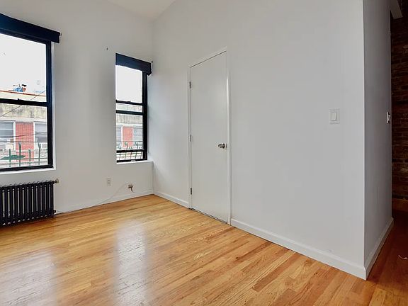 2nd image of 90 Elizabeth St APT 21F