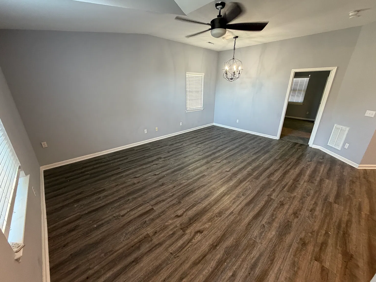 3 bed, 1360 sqft, $1,925 — Photo 3