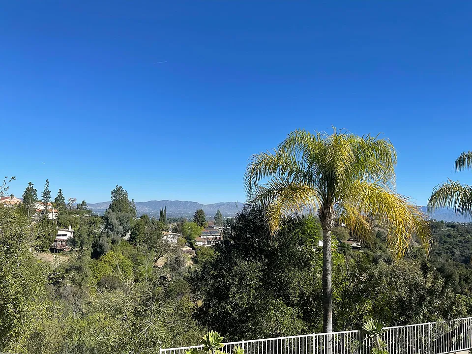 panoramic views from windows