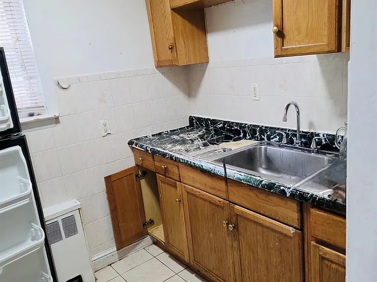 1729 Barnes Ave — Photo 5