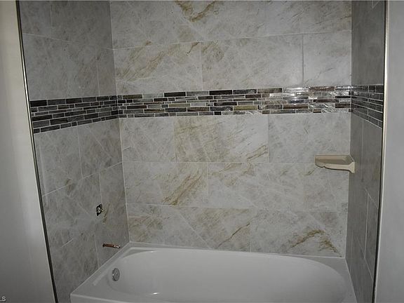 5th image of 3746 NE 16th Pl