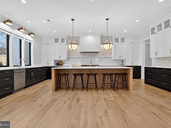 4th image of 6928 Whitehall Pl