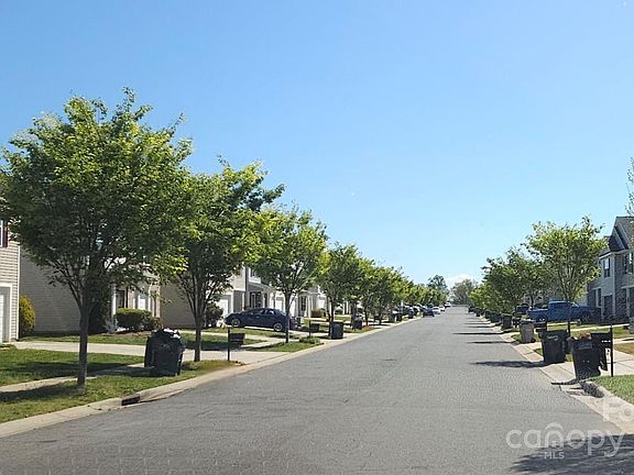 3rd image of 1755 Eastway Dr