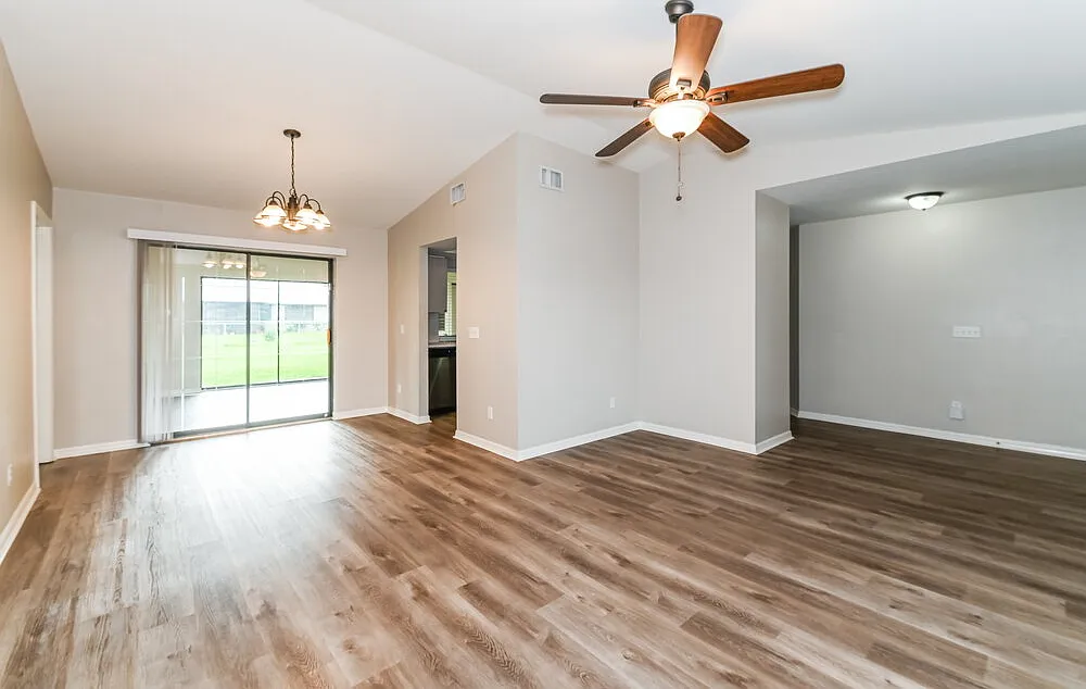 3 bed, 2.0 bath, 1736 sqft, $2,060 — Photo 4