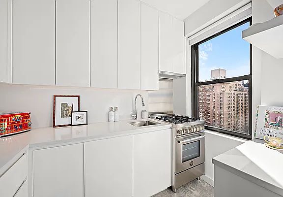 5th image of 50 Park Ave APT 12G