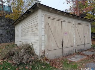 113 Elm St, Winsted, CT 06098