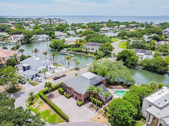 2nd image of 1102 Culbreath Isles Dr