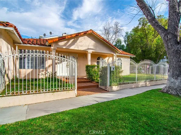 18273 Rosita St, Tarzana, CA 91356