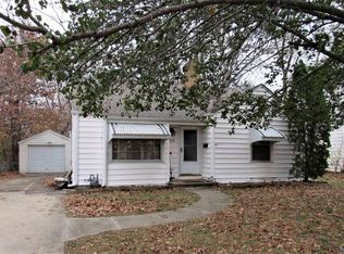 1212 SW Oakley Ave, Topeka, KS 66604
