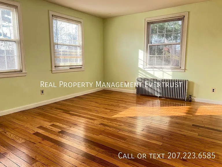 19 Glen Way — Photo 3