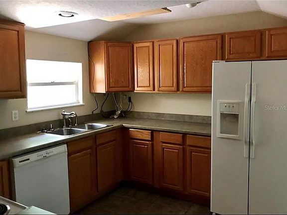 3rd image of 209 N Phippen Ave