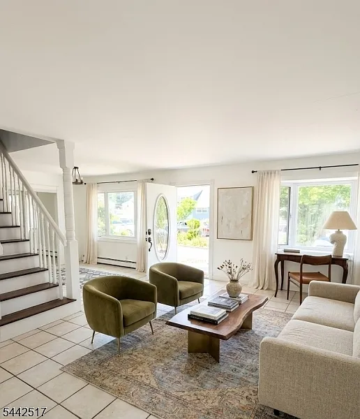 4 bed, 2.0 bath, $3,800 — Photo 3
