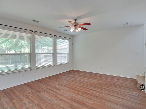 5th image of 1609 Waxberry Ln