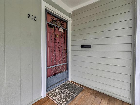 4th image of 710 Illinois Ave