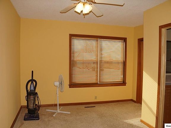 3rd image of 903 W Burgess St
