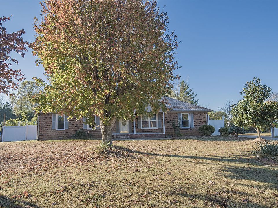 1st image of 2385 Brookhill Dr