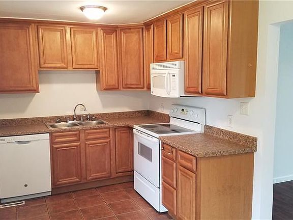4th image of 417 Violet Dr