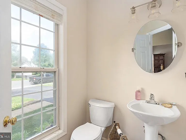 17 Whitestone Dr — Photo 17