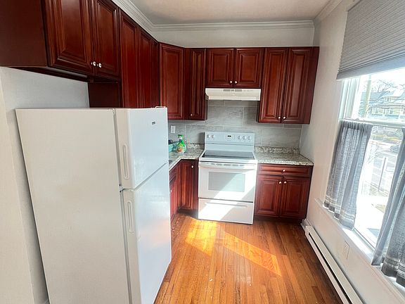 4th image of 220 Sherman Ave APT 2
