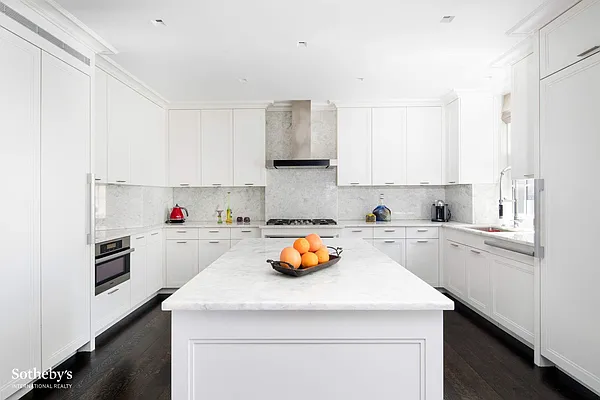 Sold by Sotheby's International Realty | media 5