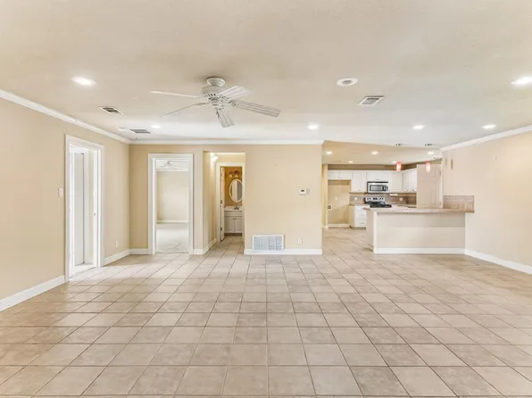 1919 American Dr #B-110, Lago Vista, TX 78645