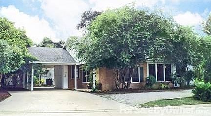 1st image of 209 Saint Julien Ave