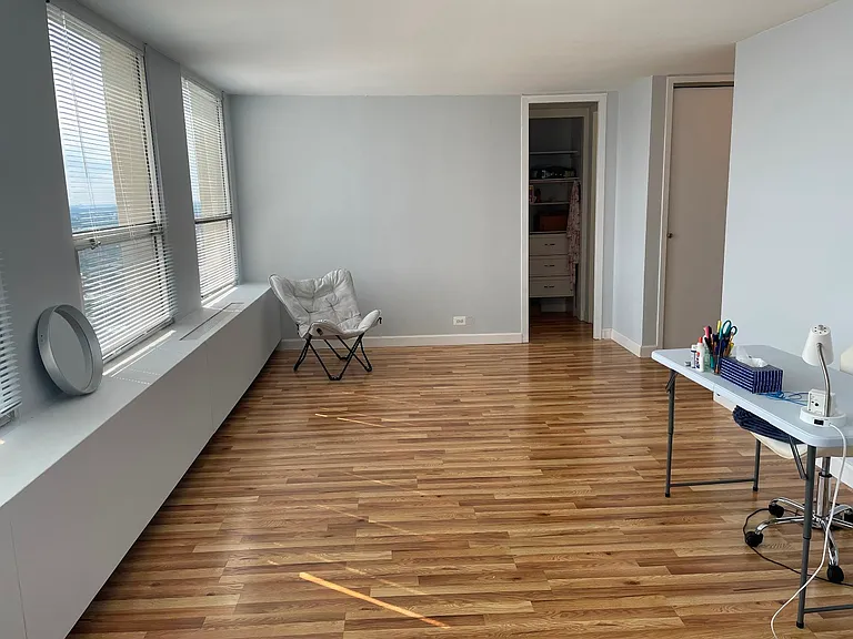 2626 N Lakeview Ave #4010 — Photo 2