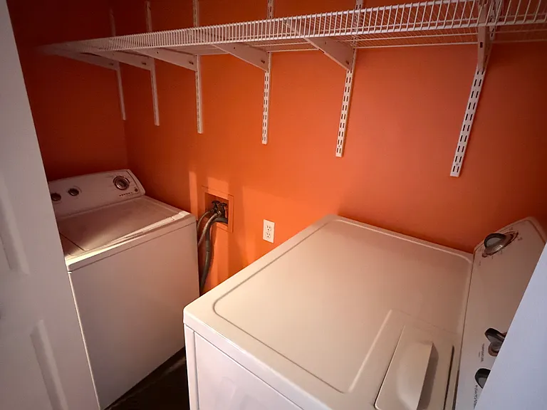 5866 Regency Dr — Photo 15