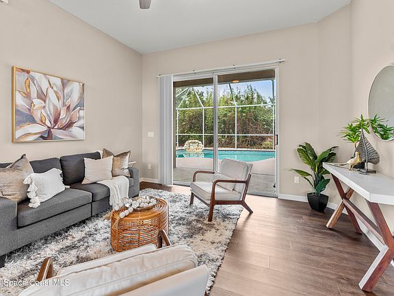 3rd image of 6204 Erik Ct