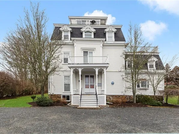 245 Eustis Ave APT A, Newport, RI 02840