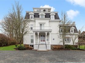 245 Eustis Ave, Newport, RI