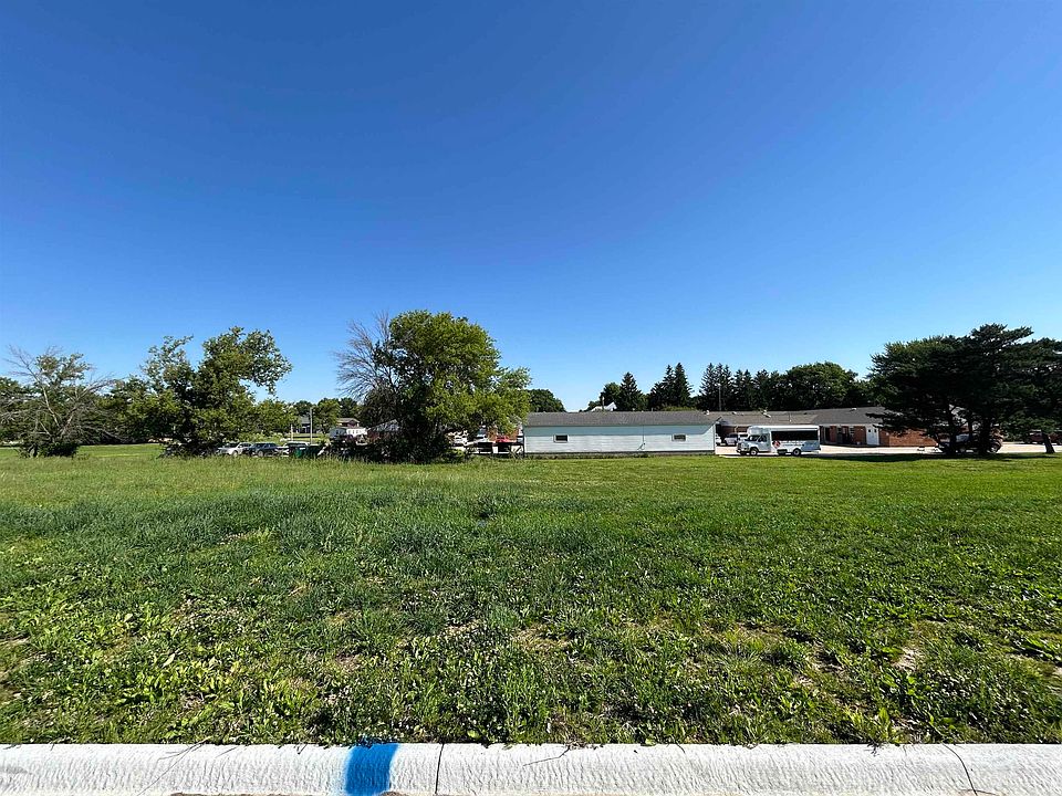 1st image of 104 Maverick Ln