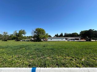 104 Maverick Ln, Riceville, IA 50466