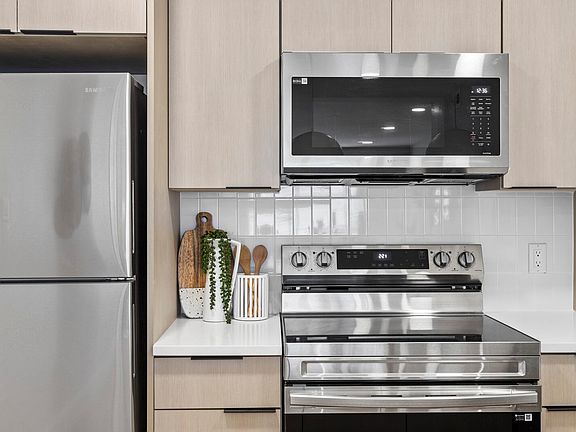 4th image of 3617 W Mullen Ave #103