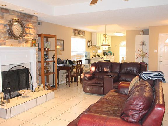 3rd image of 15005 Dasmarinas Dr
