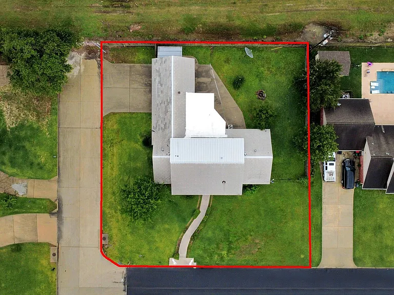 5001 Glenhaven Dr — Photo 3